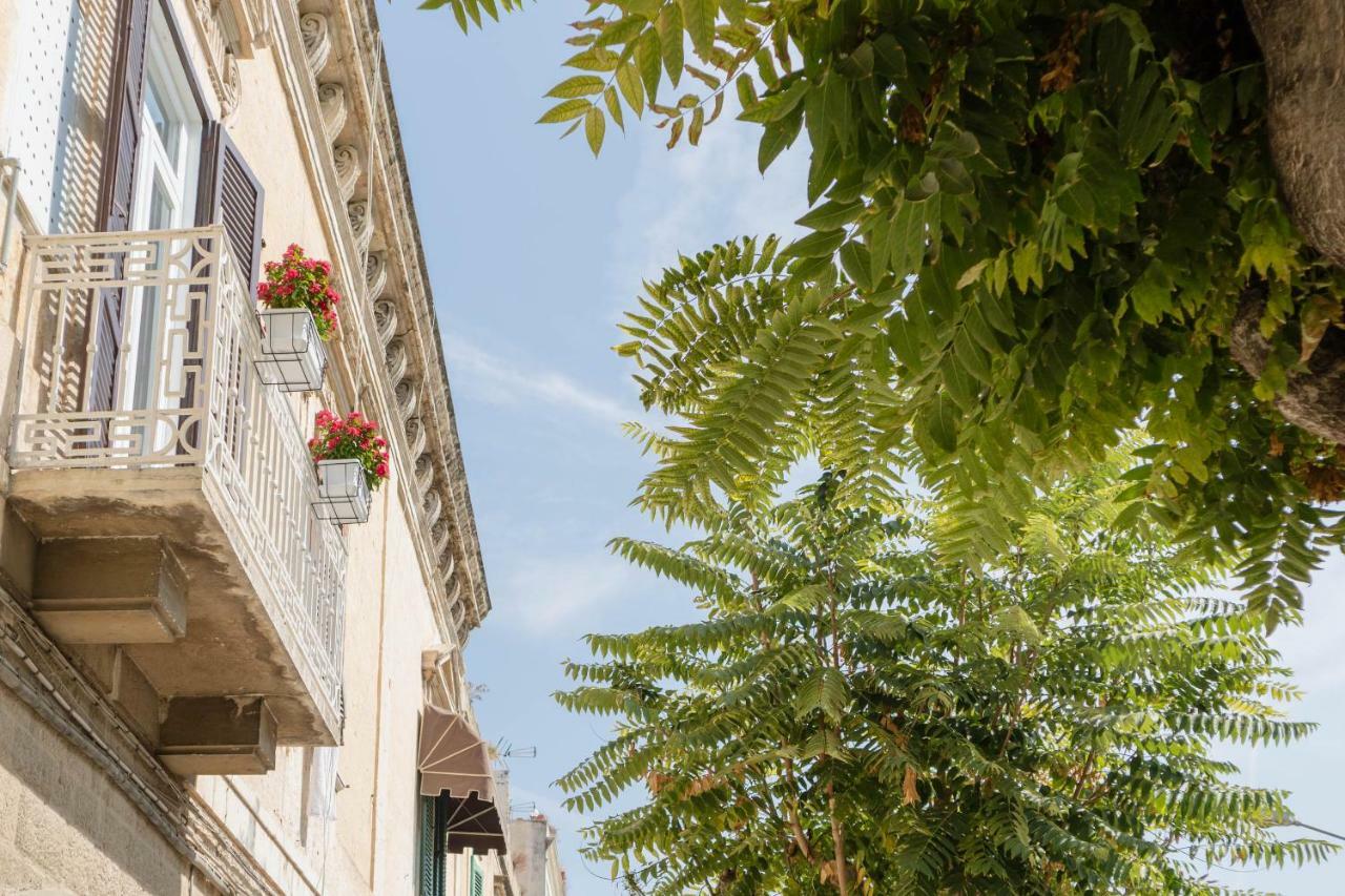 Affittacamere La Cattedrale Sul Mare Trani Exterior foto