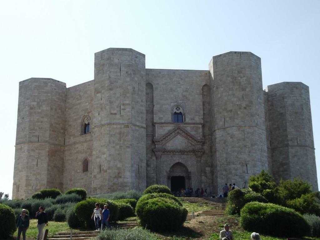 Affittacamere La Cattedrale Sul Mare Trani Exterior foto