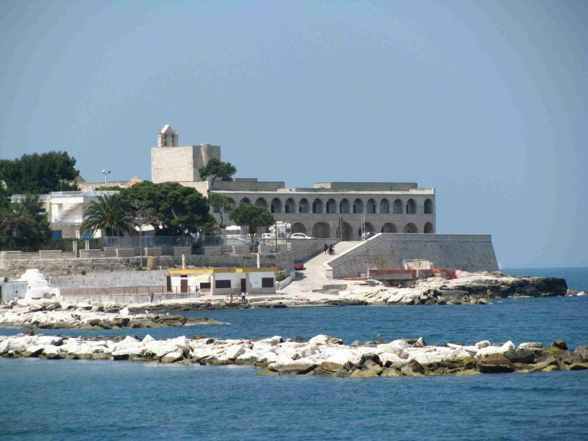 Affittacamere La Cattedrale Sul Mare Trani Exterior foto